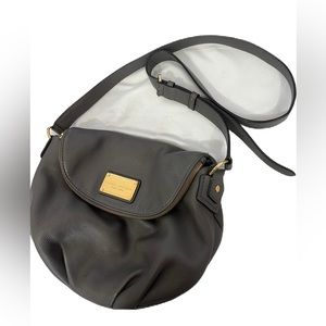 EUC Marc Jacobs Natasha Style Pebble Gray Leather Crossbody Bag